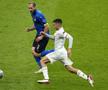 Pedri, în duel cu Chiellini // Foto: Getty Images