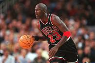 „Air Majesty. Michael Jordan” » Carte-eveniment a jurnalistului Emil Hossu-Longin: „E ca o lucrare de doctorat”