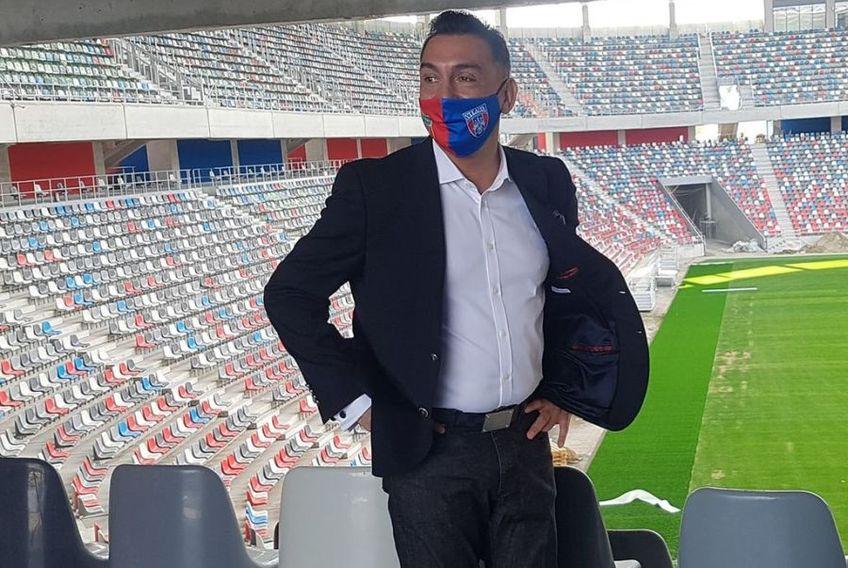 Ilie Dumitrescu (52 de ani) a fost vizibil emoționat la inaugurarea noii arene din Ghencea.
