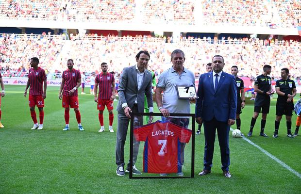 Steaua a retras numărul 7 » „Fiara”, în lacrimi! Lăcătuș, „sabotat” în timpul discursului