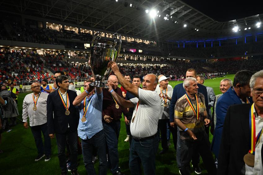 Legendele de la Sevilla, tur de onoare cu o replică a CCE