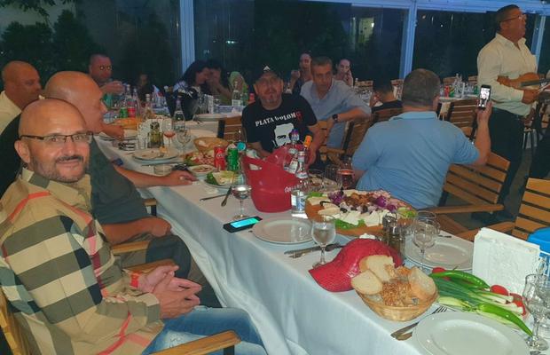 Adrian Mititelu a sărbătorit cu lăutari eliberarea din închisoare » Marius Croitoru și Marcel Pușcaș, prezenți și ei la petrecere