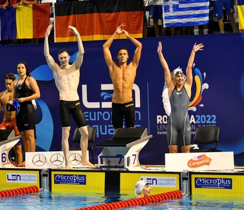 Patrick Dinu și David Popovici în cursa de ieri de la ștafeta combinată FOTO Cristi Preda