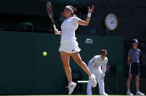 Tunisianca Ons Jabeur (27 de ani, 2 WTA) a învins-o pe Tatjana Maria (34 de ani, 103 WTA), scor 6-2, 3-6, 6-0, și s-a calificat în finala Wimbledon 2022.
