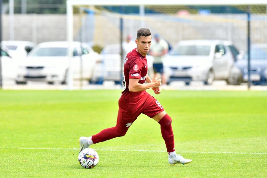 Cătălin Cîrjan, în amicalul pe care Rapid l-a disputat în compania maghiarilor de la ETO Gyor. Foto: Cristi Preda (GSP) Fotbalistul care i-a uluit pe șefii Rapidului: „Rar am văzut așa un jucător! Se antrenează prea mult”