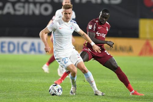 Darius Olaru a scăpat de un adversar de temut în Supeliga. Nana Boateng merge în China // sursă foto: Imago Images