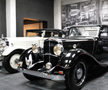 Reacție de milioane la muzeul Maybach din Bavaria, la vederea imaginilor cu Gigi Becali reparându-și limuzina cu ranga + Cum arată mașina lui Hitler