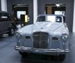Reacție de milioane la muzeul Maybach din Bavaria, la vederea imaginilor cu Gigi Becali reparându-și limuzina cu ranga + Cum arată mașina lui Hitler