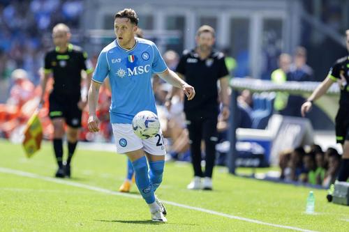 Inter Milan, campioana din Serie A, a oficializat transferul mijlocașului Piotr Zielinski (30 de ani), fotbalist adus de la Napoli.
