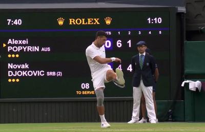 Meciul lui Novak Djokovic de la Wimbledon a fost întrerupt de uralele izbucnite spontan în tribune » Reacția genială a sârbului