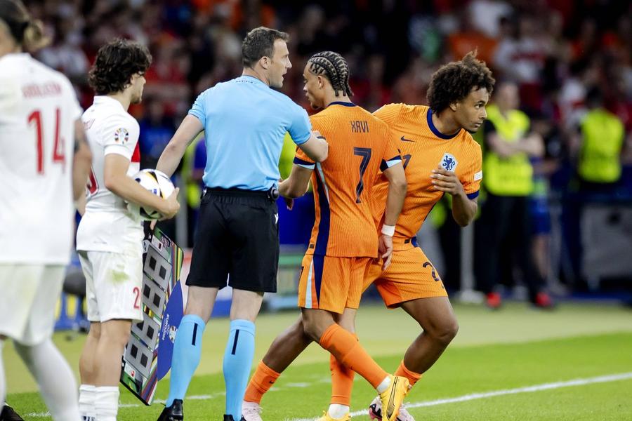 Joshua Zirkzee / Foto: Imago Erik ten Hag mai aduce un olandez la Manchester United! Englezii au anunțat că atacantul de la Euro s-a înțeles cu „diavolii”