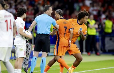 Erik ten Hag mai aduce un olandez la Manchester United! Englezii au anunțat că atacantul de la Euro s-a înțeles cu „diavolii”