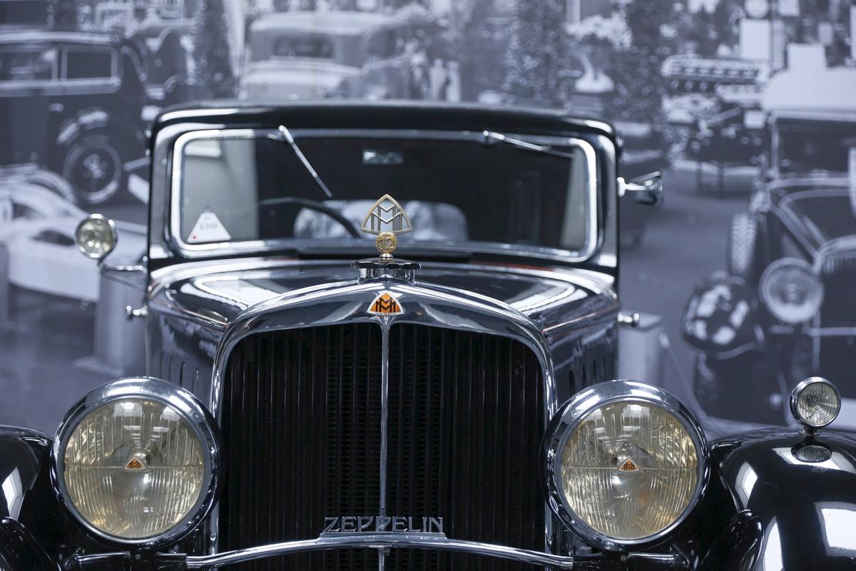Reacție de milioane la muzeul Maybach din Bavaria, la vederea imaginilor cu Gigi Becali reparându-și limuzina cu ranga + Cum arată mașina lui Hitler