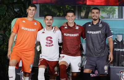 Rapid și-a dezvăluit noile echipamente! Două mari surprize: cum arată tricourile de rezervă și detaliul de pe spate
