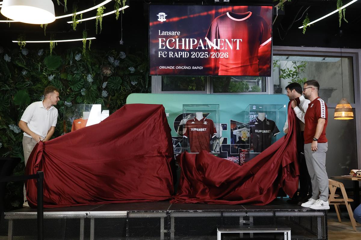 Rapid și-a dezvăluit noile echipamente! Două mari surprize: cum arată tricourile de rezervă și detaliul de pe spate