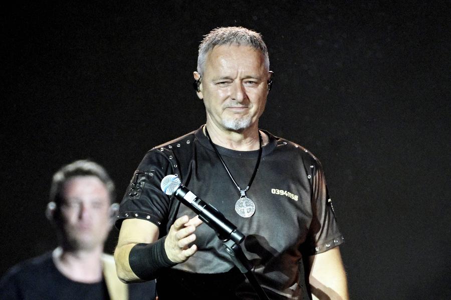 Portarul unui club de handbal din Serbia, dat afară după ce a participat la concertul unui croat asociat cu mișcarea fascistă: „Ofensează amintirea miilor de victime”
