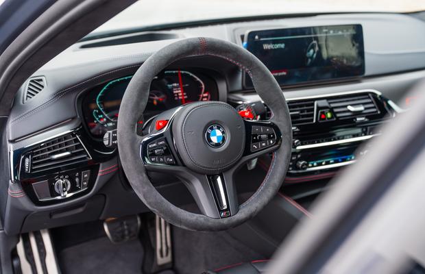 A mers 190 de kilometri cu un BMW și l-a vândut cu profit de aproape 50.000 de euro » Detalii incredibile la „bestia” bavareză