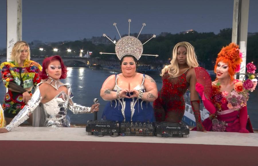 DJ Barbara Butch, femeia care a ridiculizat Cina cea de Taină la Jocurile Olimpice din Paris, a primit din partea Franței același premiu ca Gabriel Liiceanu, Tina Turner sau Uma Thurman
