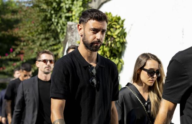 Decizia lui Manchester United, după ce Bruno Fernandes și Diogo Dalot au fost la înmormântarea lui Diogo Jota