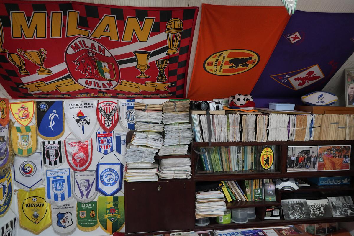 Omul de încredere al lui „Pinalti” povestește totul! » „Am cărat valiza cu bani”, fotbaliști pierduți la poker și provocarea halucinantă pentru Gheorghe Ștefan: „Hai la cimitir! Spate în spate, 10 pași și tragem!”