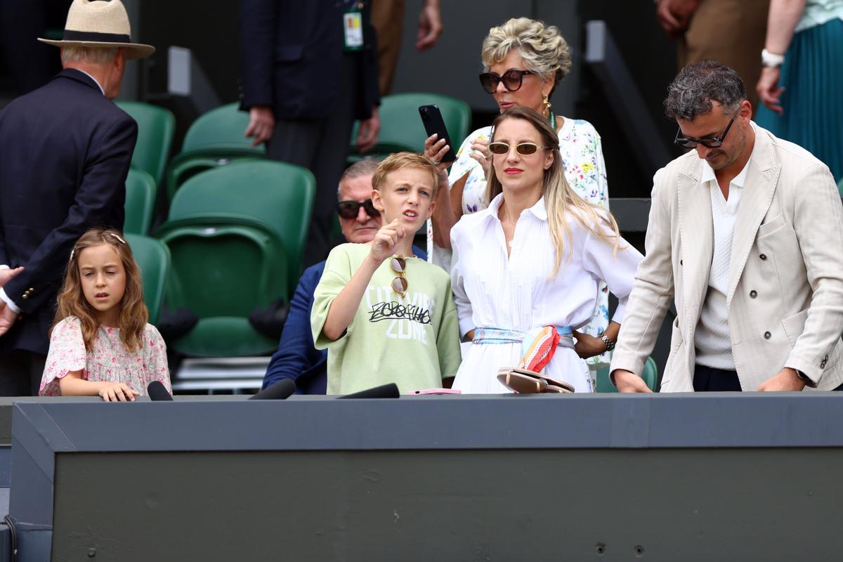 A renunțat la numele sârbesc, a devenit miliardară și e în loja lui Novak Djokovic la Wimbledon