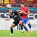 Conrado, aici în duel cu Alexandru Stoian într-un FCSB - Oțelul // foto: Imago Images