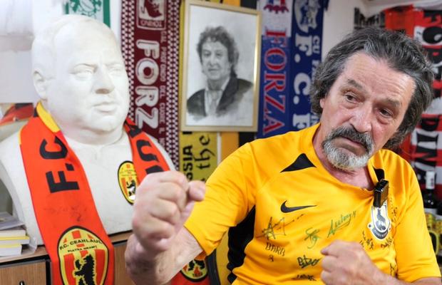 Omul de încredere al lui „Pinalti” povestește totul! » „Am cărat valiza cu bani”, fotbaliști pierduți la poker și provocarea halucinantă pentru Gheorghe Ștefan: „Hai la cimitir! Spate în spate, 10 pași și tragem!”