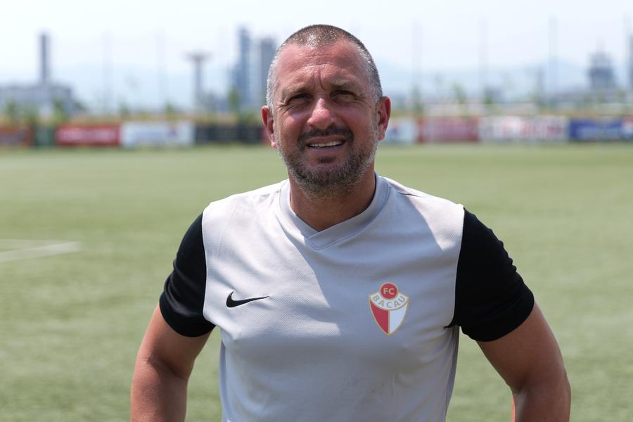 Costel Enache, la baza de pregătire de lângă Bacău // foto: Andrei Furnigă (GSP) Reportaj GSP din baza construită de Dedeman la Bacău, unul dintre cele mai ambițioase proiecte din fotbalul românesc: „Am ales o altă nișă”