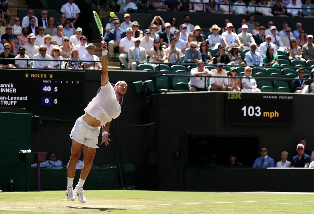 Jannik Sinner l-a învins pe Jan-Lennard Struff la Wimbledon