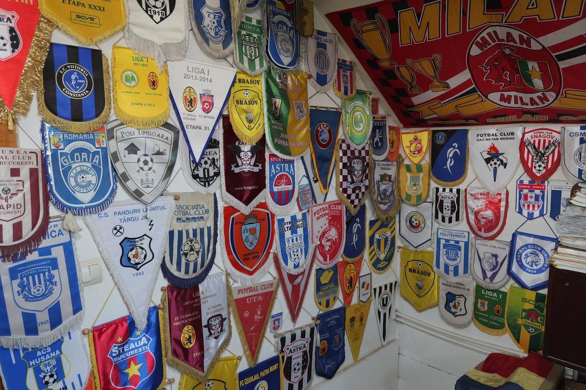 Omul de încredere al lui „Pinalti” povestește totul! » „Am cărat valiza cu bani”, fotbaliști pierduți la poker și provocarea halucinantă pentru Gheorghe Ștefan: „Hai la cimitir! Spate în spate, 10 pași și tragem!”