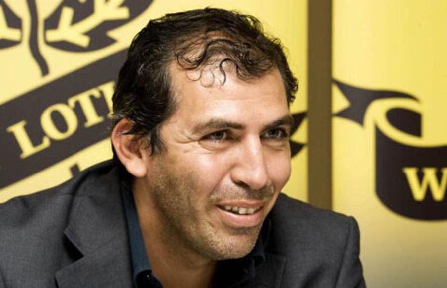 Angelo Massone Omul de încredere al lui „Pinalti” povestește totul! » „Am cărat valiza cu bani”, fotbaliști pierduți la poker și provocarea halucinantă pentru Gheorghe Ștefan: „Hai la cimitir! Spate în spate, 10 pași și tragem!”