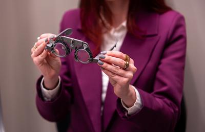 Optical Investment Group: Tot mai mulți români aleg prevenția. Aproape 90% din volumul consultațiilor de anul trecut, deja atins în primele trei luni din 2026