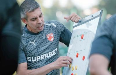 Mutare-surpriză: pleacă de la Dinamo și ajunge la rivalii istorici