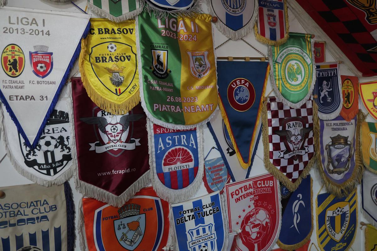 Omul de încredere al lui „Pinalti” povestește totul! » „Am cărat valiza cu bani”, fotbaliști pierduți la poker și provocarea halucinantă pentru Gheorghe Ștefan: „Hai la cimitir! Spate în spate, 10 pași și tragem!”