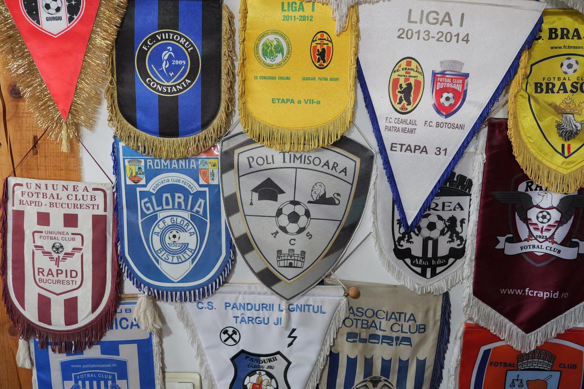 Omul de încredere al lui „Pinalti” povestește totul! » „Am cărat valiza cu bani”, fotbaliști pierduți la poker și provocarea halucinantă pentru Gheorghe Ștefan: „Hai la cimitir! Spate în spate, 10 pași și tragem!”