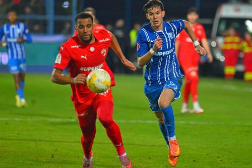 Răzvan Marincean, dreapta, aici într-un duel Farul - Dinamo din Cupa României, foto: Imago Images