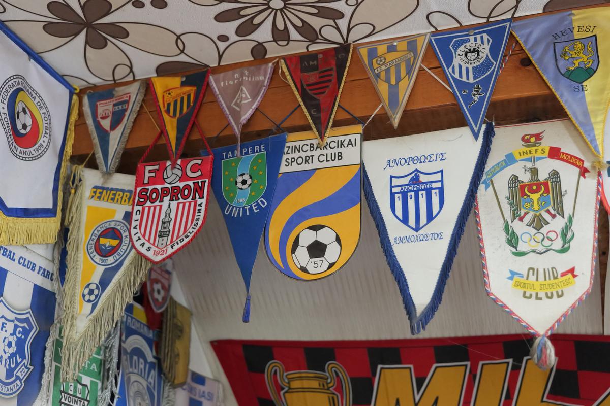 Omul de încredere al lui „Pinalti” povestește totul! » „Am cărat valiza cu bani”, fotbaliști pierduți la poker și provocarea halucinantă pentru Gheorghe Ștefan: „Hai la cimitir! Spate în spate, 10 pași și tragem!”