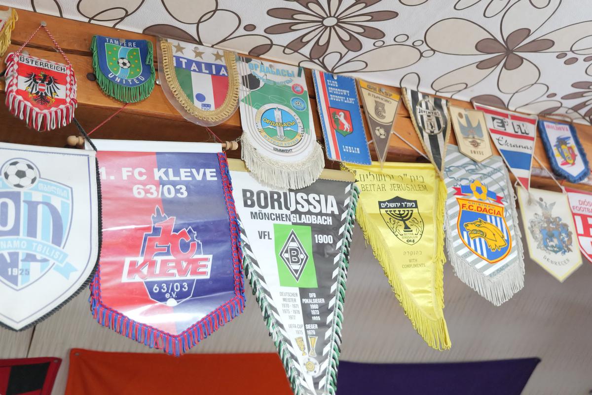 Omul de încredere al lui „Pinalti” povestește totul! » „Am cărat valiza cu bani”, fotbaliști pierduți la poker și provocarea halucinantă pentru Gheorghe Ștefan: „Hai la cimitir! Spate în spate, 10 pași și tragem!”