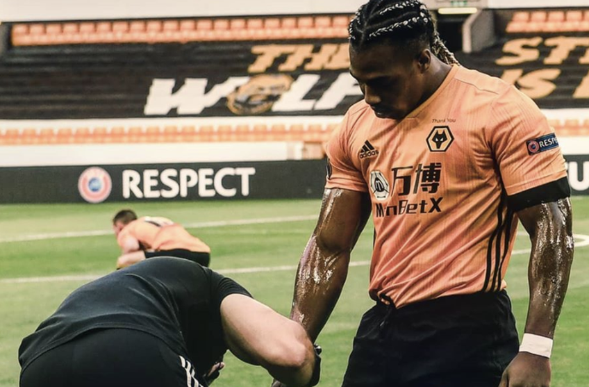 Wolves s-a calificat în sferturile de finală din Europa League după succesul de aseară cu Olympiakos (1-0, 2-1 la general). Adama Traore a fost integralist // Sursă foto: Twitter