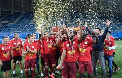 Ce se întâmplă la CFR Cluj? Dan Petrescu și-a făcut lista de transferuri, dar trimite săgeți către conducere: „Nu avem bani de jucători”