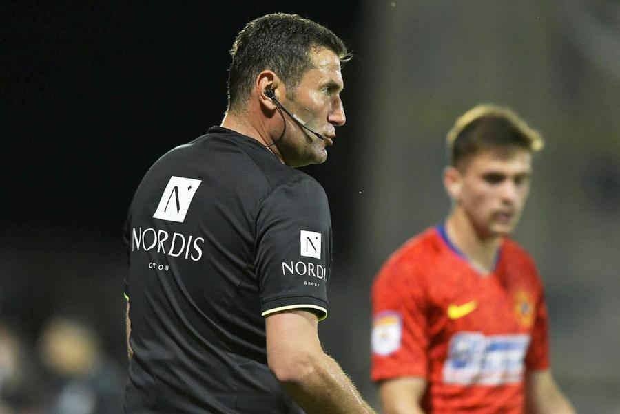 CS Mioveni amenință cu retragerea din campionat după arbitrajul de la meciul cu CFR Cluj: „Domnul Urzică ne-a cam urzicat” » Cum răspunde CFR Cluj