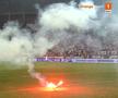 FOTO Întrerupere în FCU Craiova - CSU Craiova cauzată de torțele aruncate de fanii gazdelor