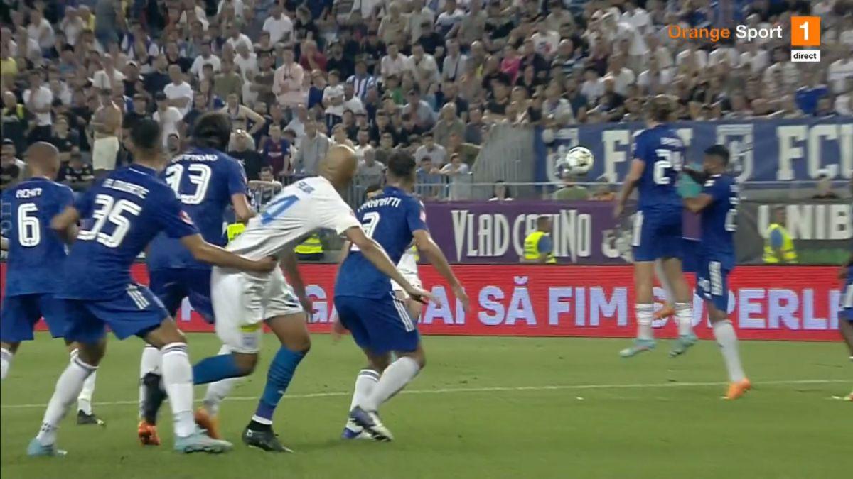 Istvan Kovacs, corectat de VAR » Arbitrul nu văzuse un penalty clar în derby-ul Craiovei, dar a dictat apoi unul care n-a fost