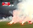 FOTO Întrerupere în FCU Craiova - CSU Craiova cauzată de torțele aruncate de fanii gazdelor