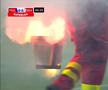 FOTO Întrerupere în FCU Craiova - CSU Craiova cauzată de torțele aruncate de fanii gazdelor