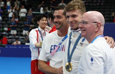 De necrezut! Felul prin care noul puști-minune al înotului, Leon Marchand, l-a înduplecat pe marele antrenor al lui Michael Phelps să lucreze cu el