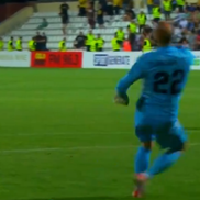 Golul marcat de portar în Noah - AEK Atena