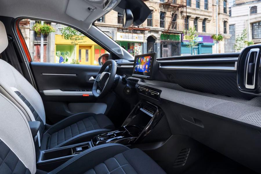 Interiorul noului Citroen e-C3. Sursă foto: citroen.ro De ce întârzie livrările noului Citroen e-C3 + Câte comenzi s-au înregistrat în Europa