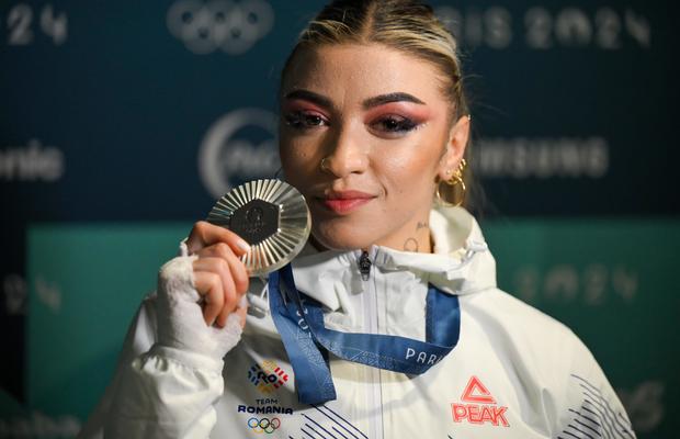 Tatăl Mihaelei Cambei, dezvăluiri tulburătoare despre medaliata cu argint de la Paris: „Plângea când venea acasă, o făceau țărancă”