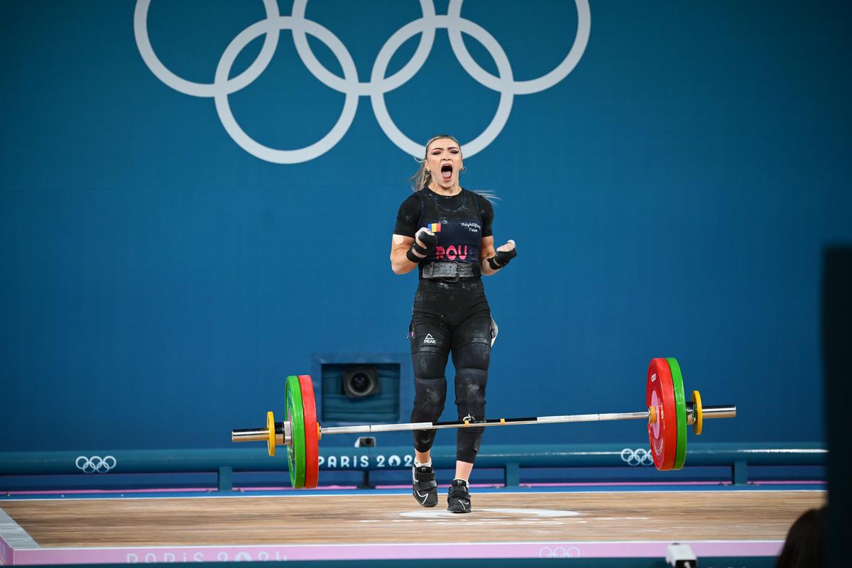 Mihaela Cambei, medalie de argint la Paris în competiția categoriei 49 kg » Chinezoaica i-a luat aurul la ultima încercare